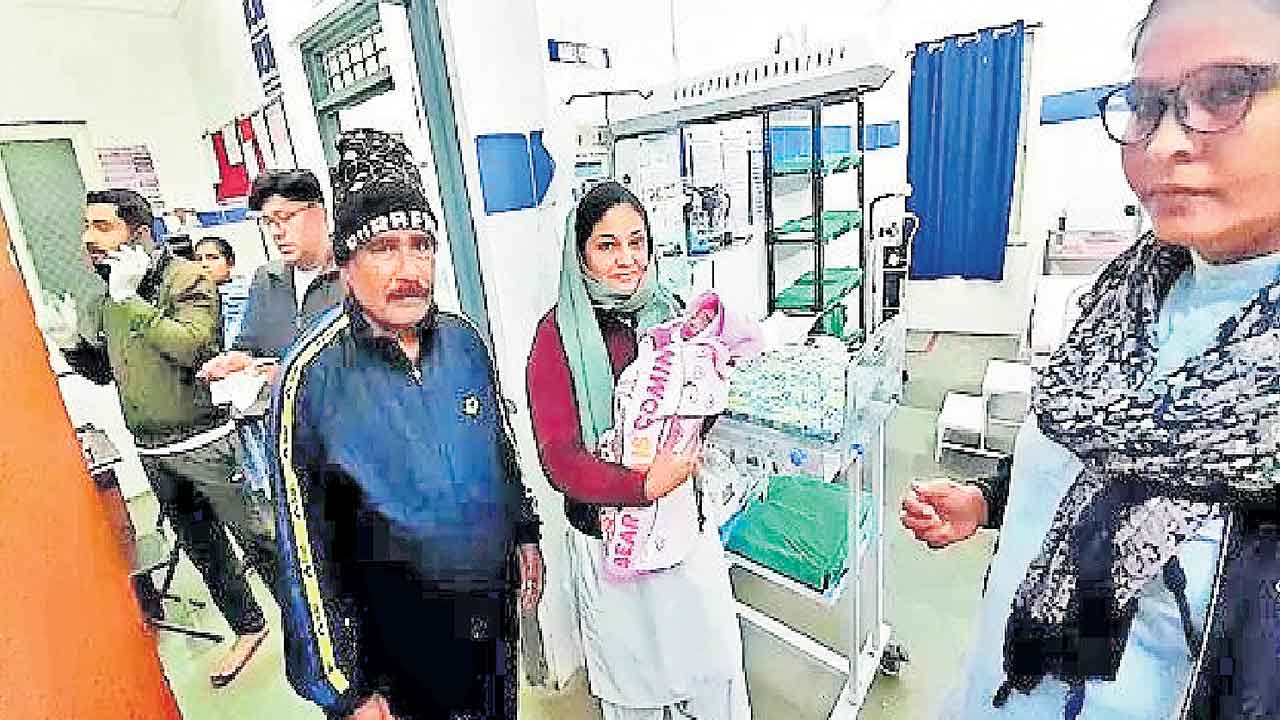 Girl Child | గొంతు కోసి విసిరేశారు.. మానవత్వం జీవం పోసింది 