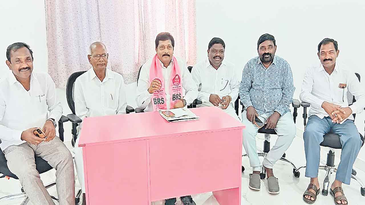 కృష్ణా నీటిని అక్రమంగా తరలిస్తున్నా పట్టదా?