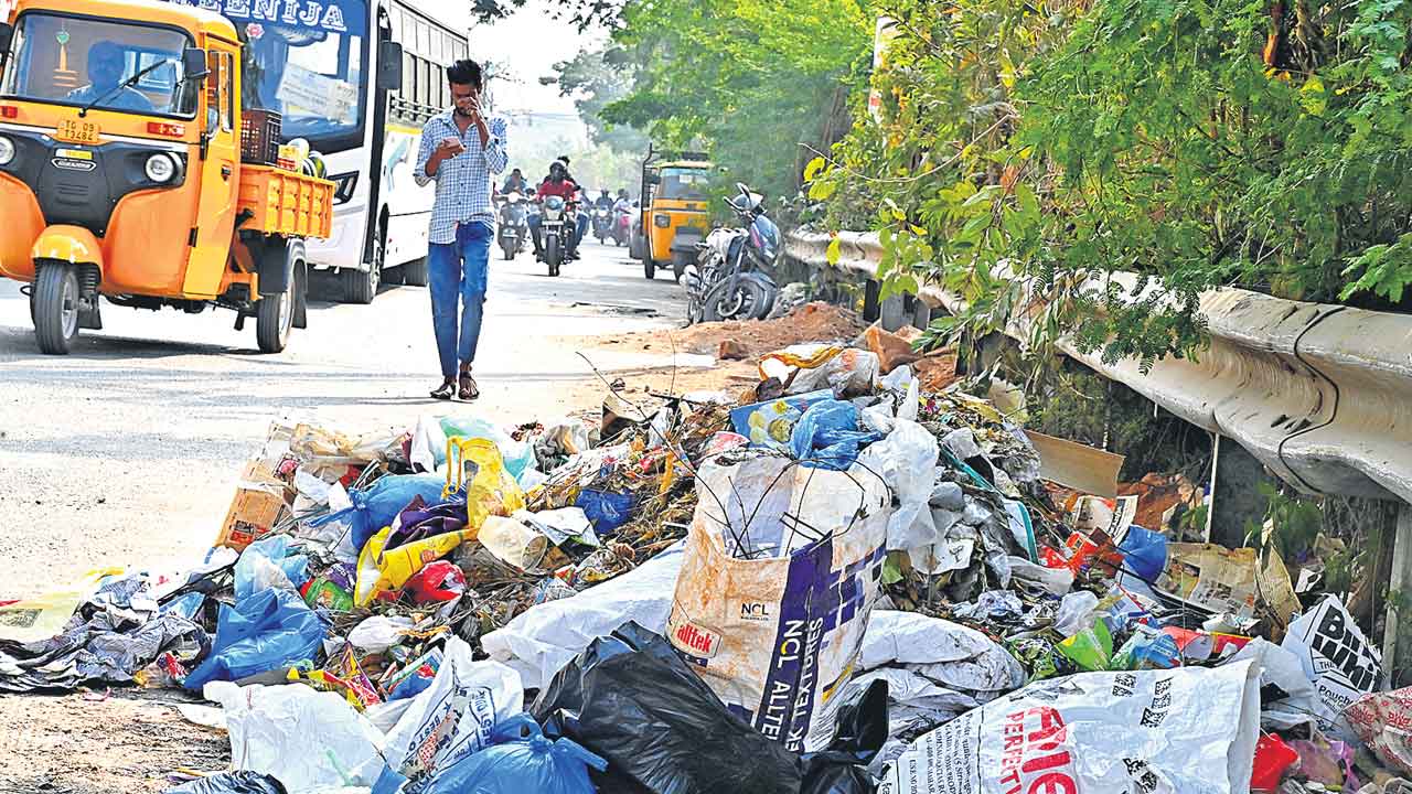 Telangana | పట్టణాల్లో పడకేసిన పాలన.. నిధుల లేక మున్సిపాలిటీలు విలవిల