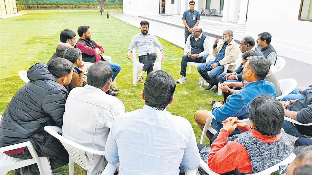 Revanth Reddy | నా పక్కనున్నోళ్లే పని చేయనిస్తలేరు..! వాళ్లందరికీ నా కుర్చీపైనే ఆశ..!!