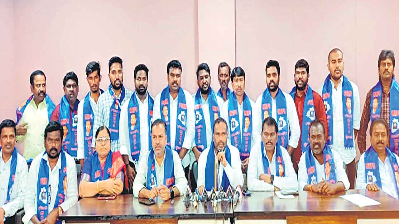 ‘లక్ష డప్పులు, వేల గొంతులు’కు మద్దతు