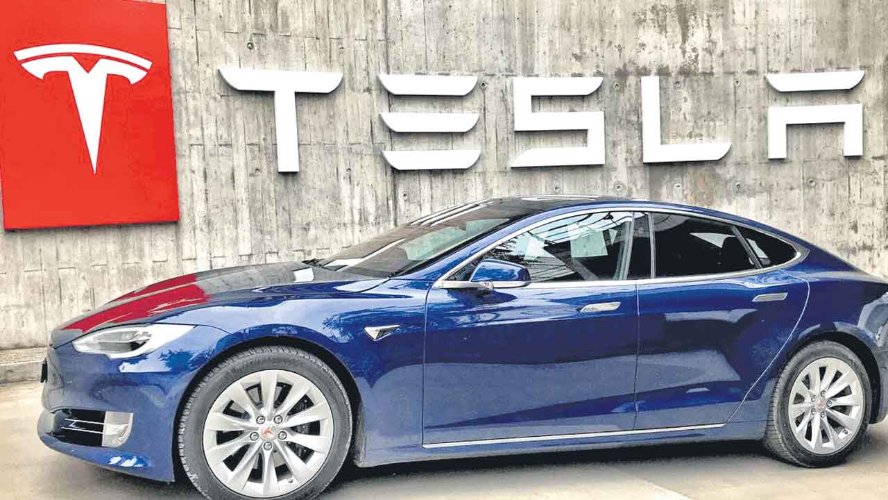 టెస్లా ఇండియాలో నియామకాలు షురూ