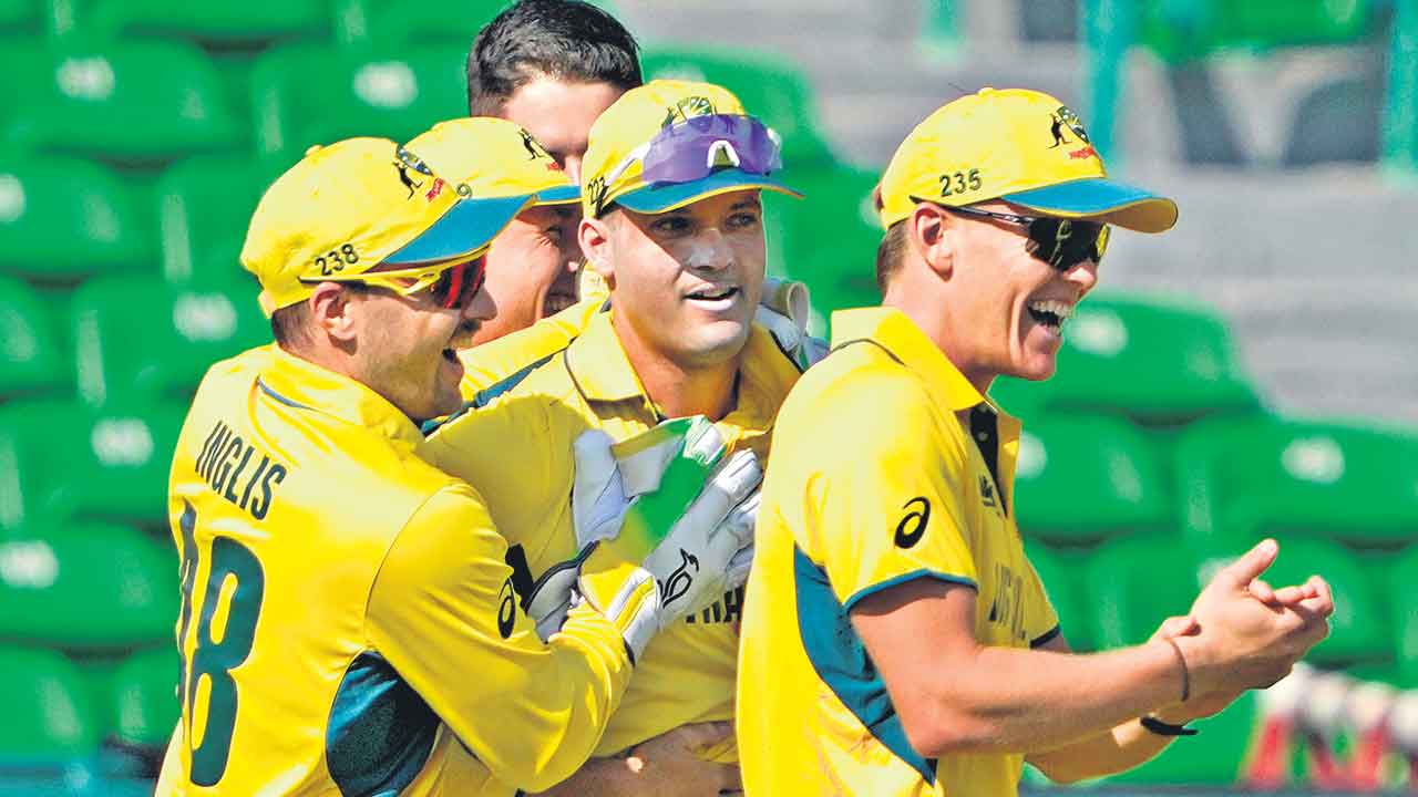 సెమీస్‌పై కన్నునేడు