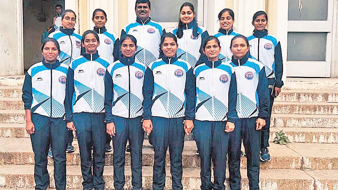 పంజాబ్‌ టోర్నీకి తెలంగాణ పోలీసు జట్లు