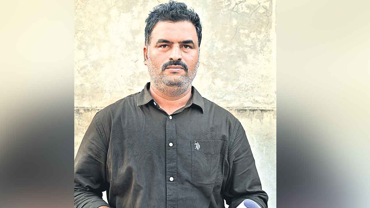 విచారణ పేరుతో చిత్రహింసలు