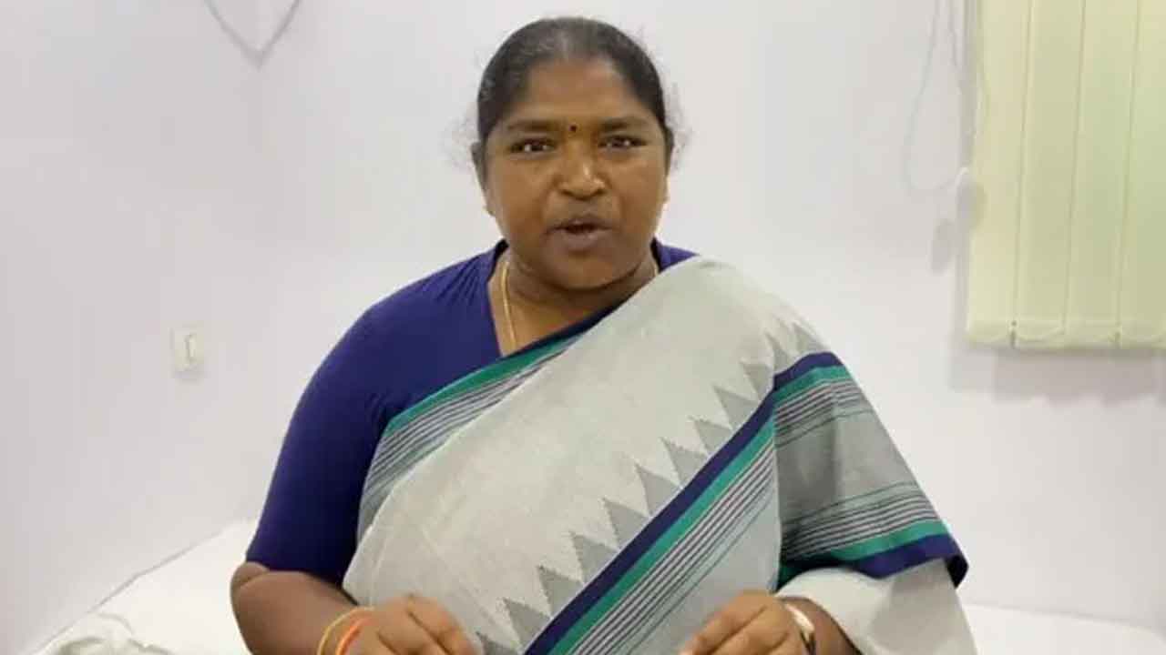 అంగన్‌వాడీలకు నిధులివ్వలి : సీతక్క