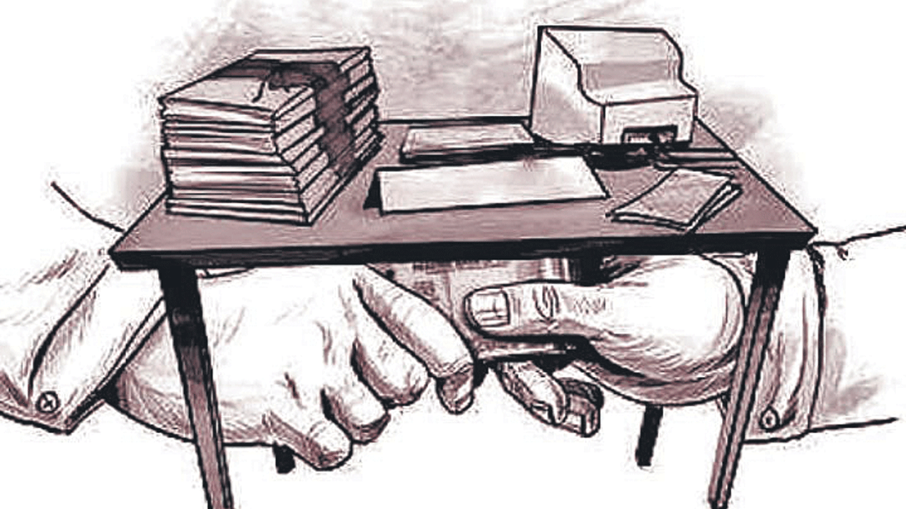 Telangana | ఉద్యోగ విరమణ వయసు పెంపునకు..  ప్రొఫెసర్ల లాబీయింగ్‌!