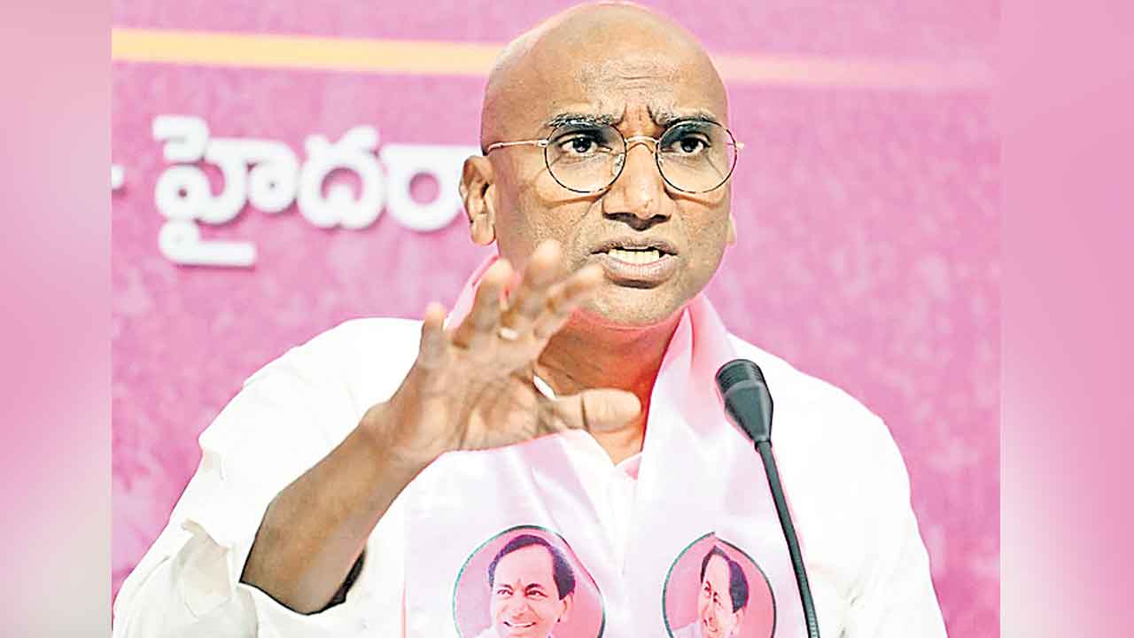 సీఎం ఒత్తిడికి ఐపీఎస్‌లు తలొగ్గుతరా?