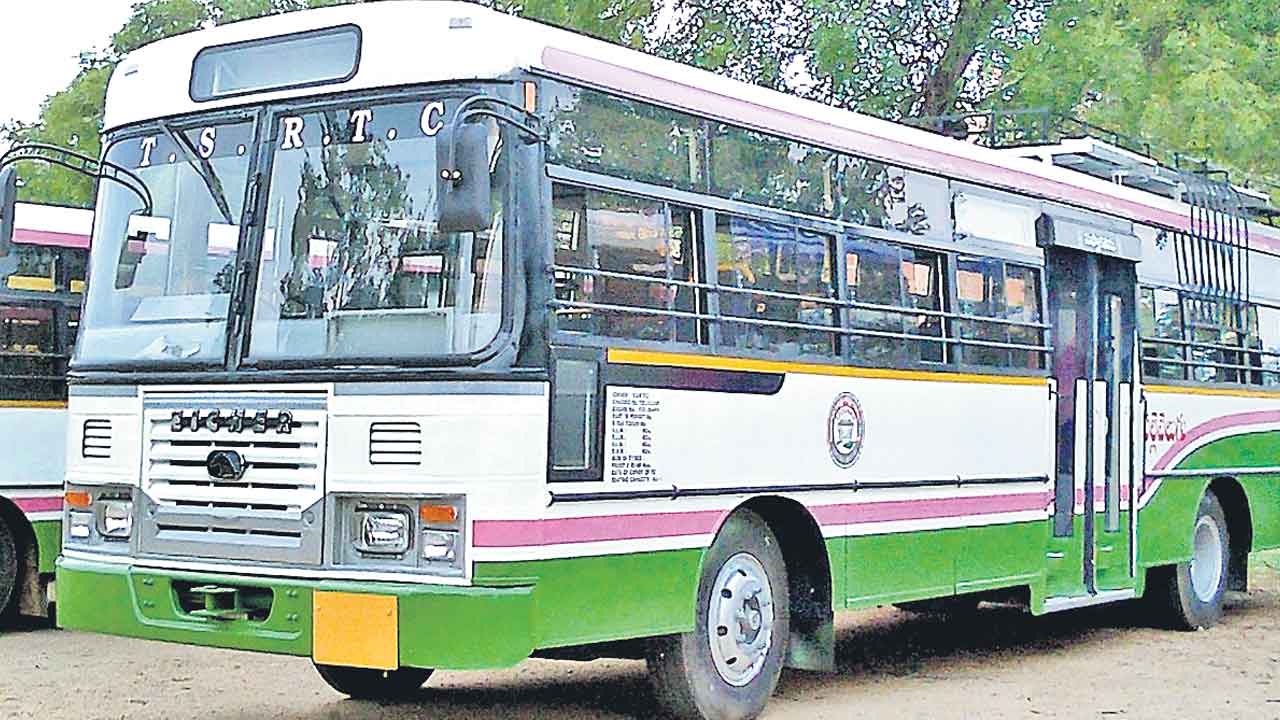 Free Bus | 2,500 పల్లెలకు ప్రజారవాణా దూరం.. గ్రామీణ ప్రాంతాల మహిళలకు అందుబాటులోకి రాని ఉచిత బస్సు