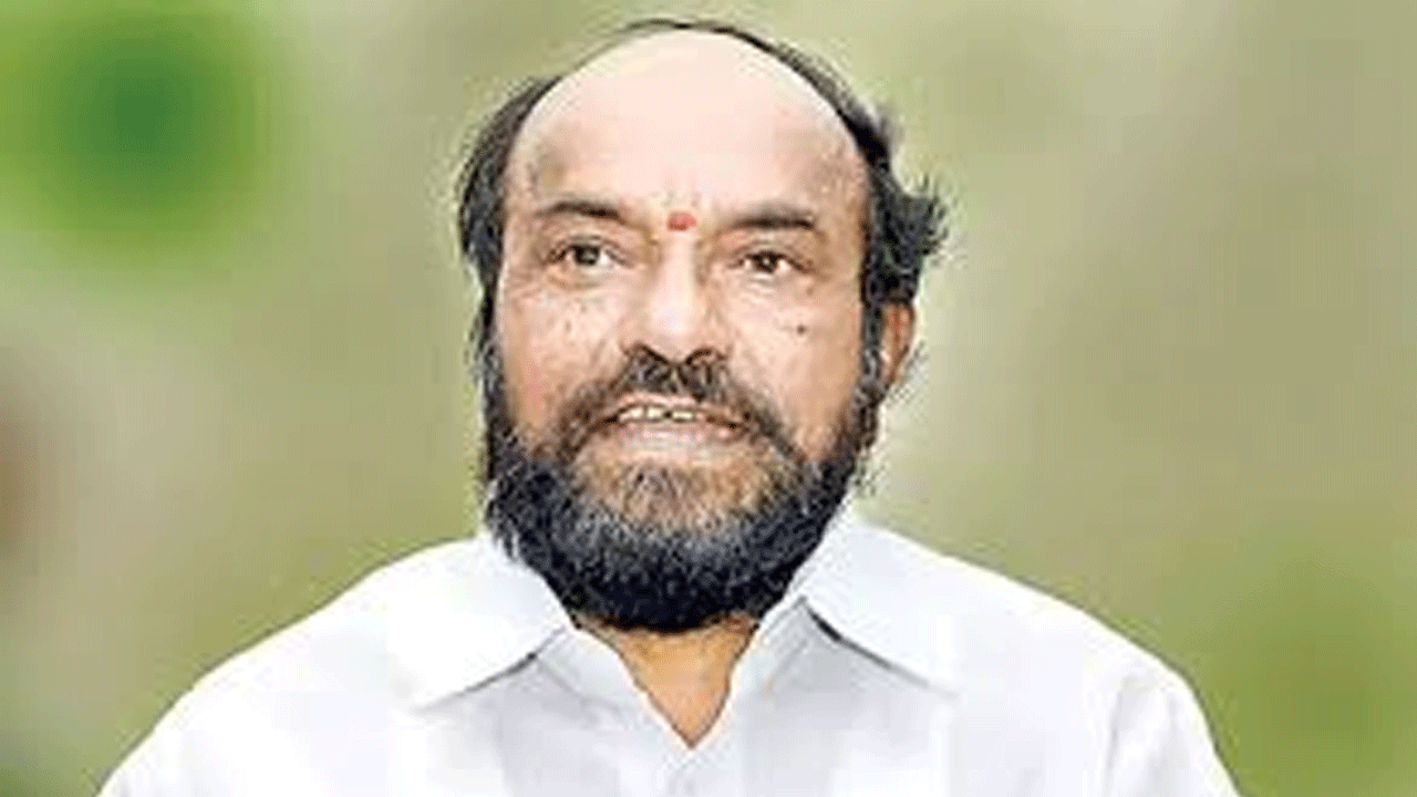 హాస్టళ్ల అద్దె చెల్లించండి