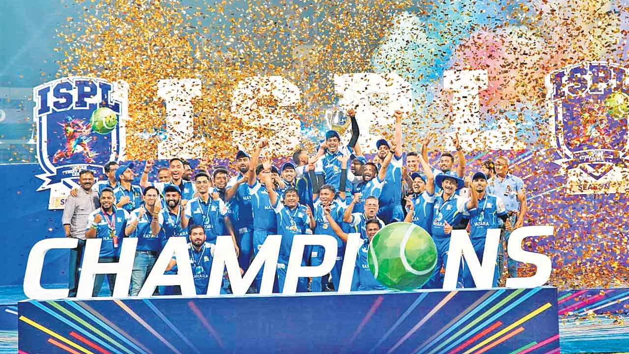 ముంబైదే ఐసీపీఎల్‌ ట్రోఫీ