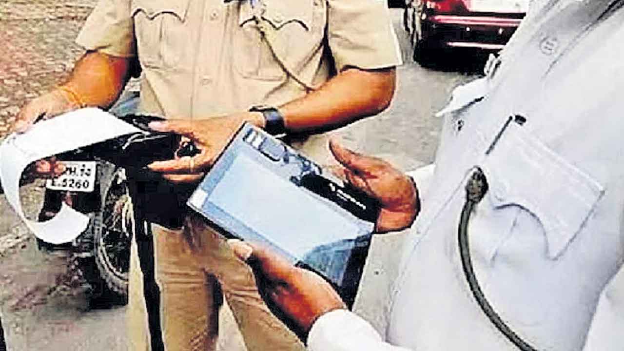 ఆర్టీసీకి చలాన్ల పోటు