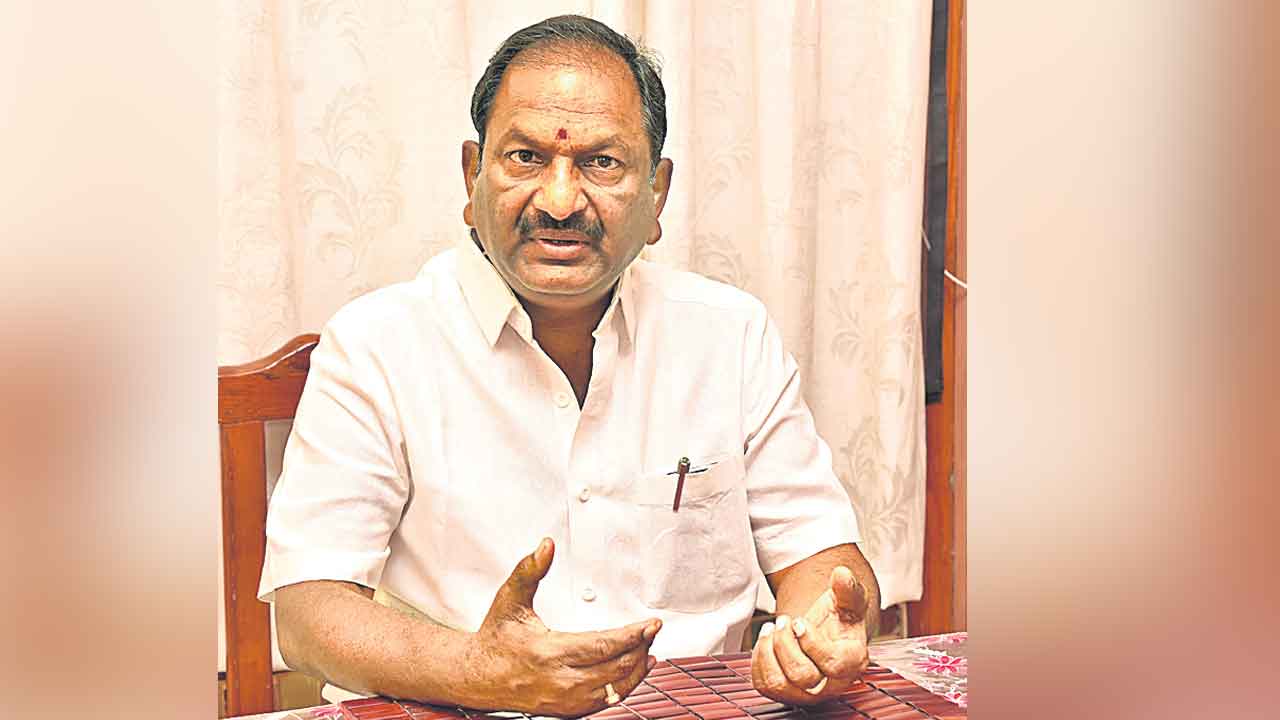 గ్యారెంటీలు అమలైన గ్రామాల్లోనే ఓట్లడగాలి