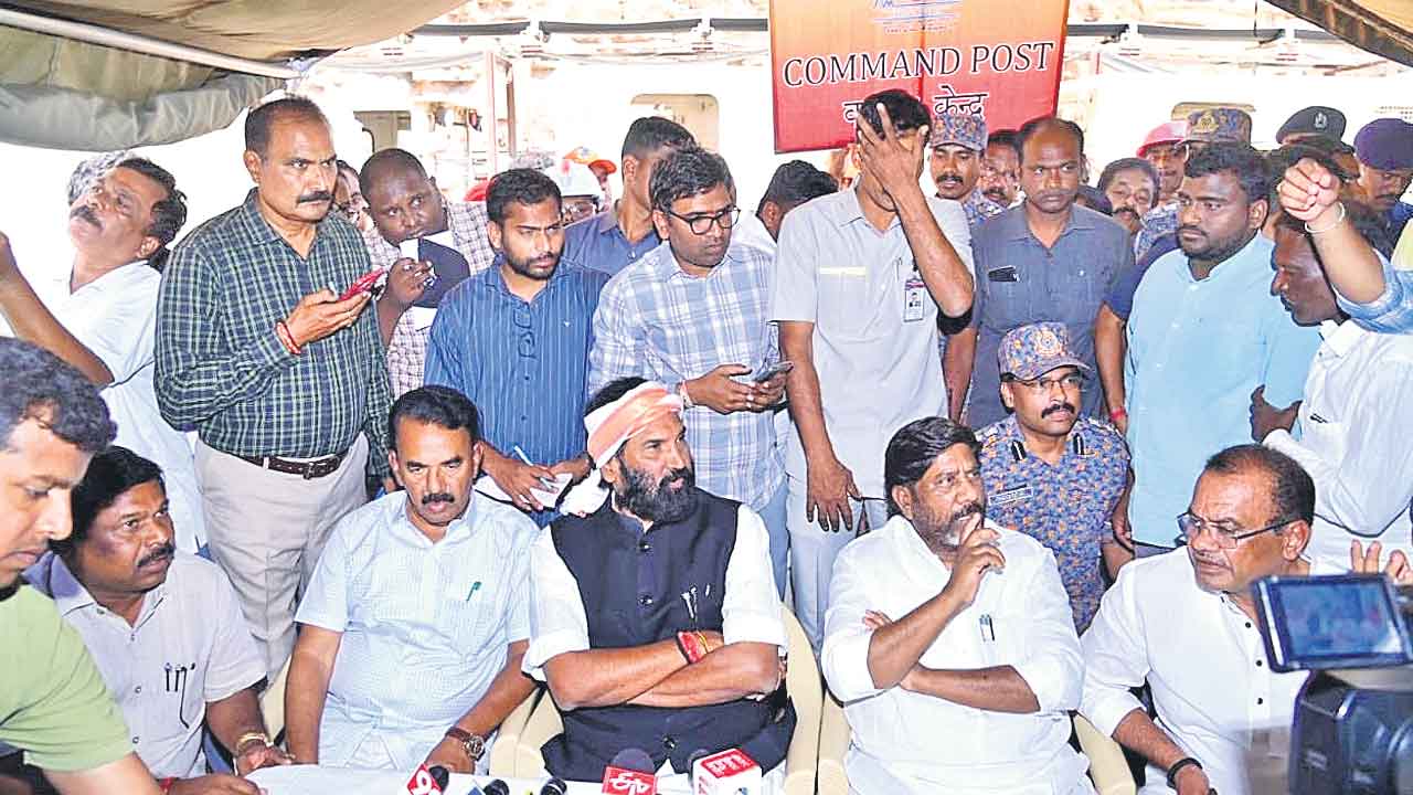 Uttam Kumar Reddy | ఎస్‌ఎల్‌బీసీ క్లిష్టమైన సొరంగం.. బాధితుల కోసం పదకొండు బృందాలతో గాలిస్తున్నాం: మంత్రి ఉత్తమ్‌ కుమార్‌రెడ్డి