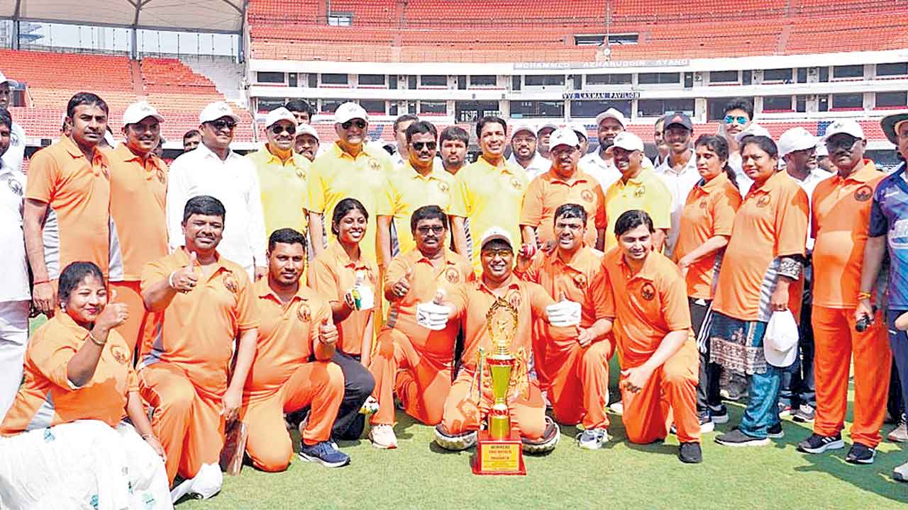 సీజే లెవన్‌దే విజయం