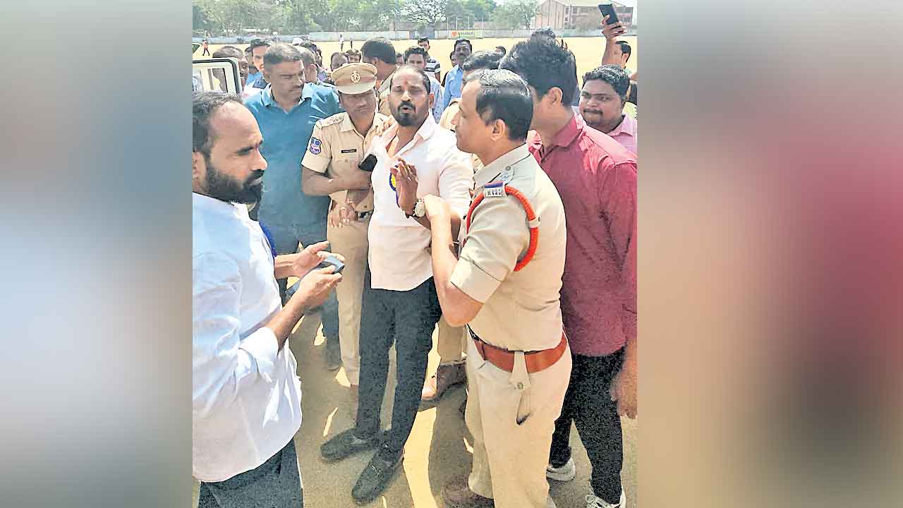 బీఆర్‌ఎస్‌ నేత కౌశికహరి అరెస్ట్‌