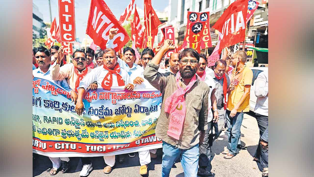 సర్కారుపై భగ్గుమన్న ఆటోడ్రైవర్లు