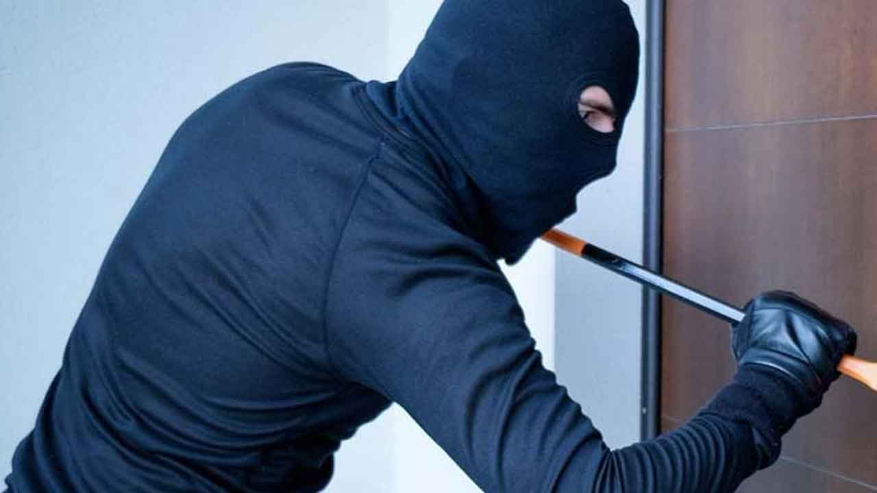 వ్యాపారి ఇంట్లో భారీ చోరీ