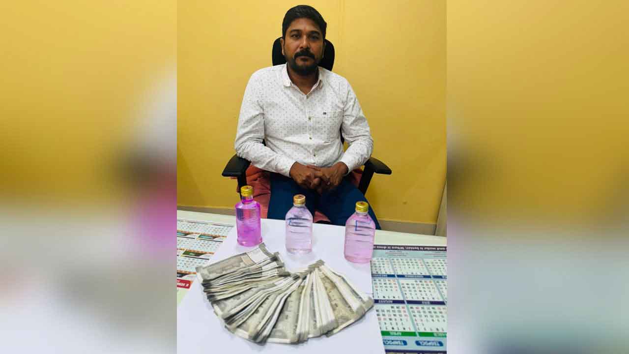 ట్రాన్స్‌ఫార్మర్‌ మంజూరుకు 50 వేల లంచం