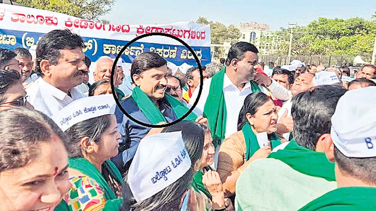 మైనింగ్‌కు వ్యతిరేకంగా గాలి నిరసన!