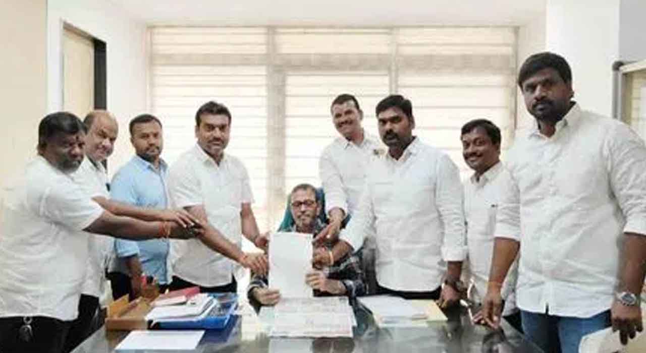 పరీక్షల తర్వాతే ఎన్నికలు నిర్వహించాలి