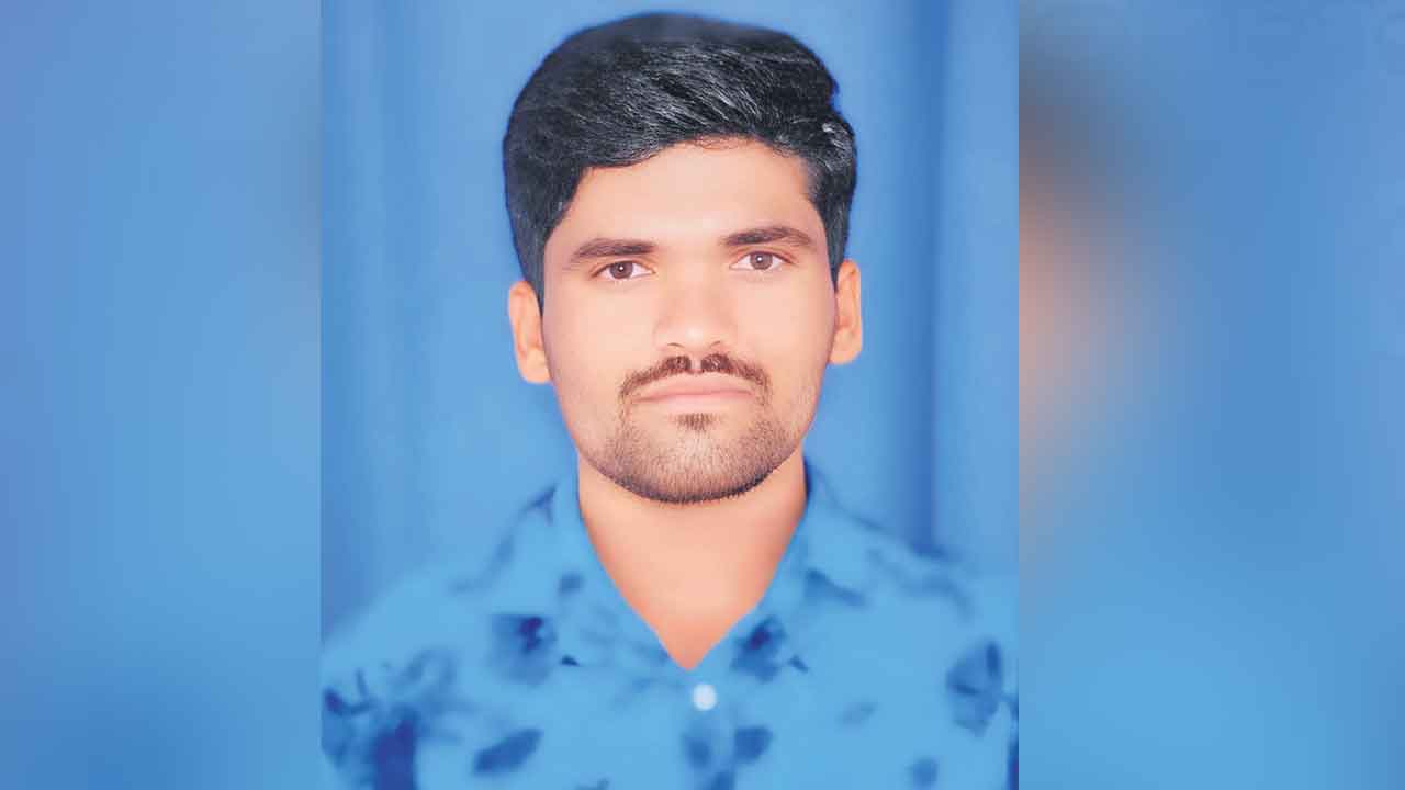 అప్పుల బాధతో రైతు ఆత్మహత్య