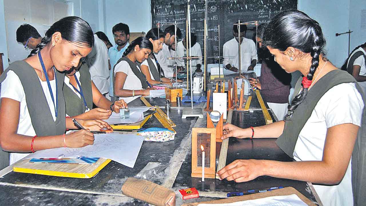 రేపటి నుంచి ఇంటర్‌ ప్రాక్టికల్స్‌