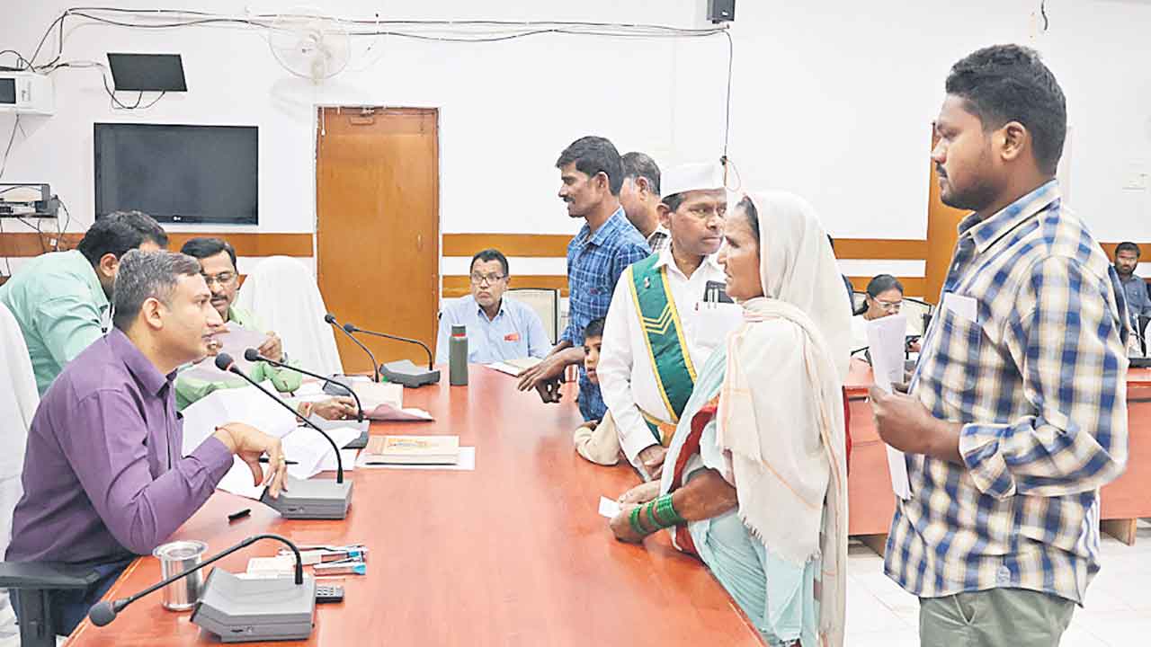 అధికారులు ప్రజావాణికి హాజరుకావాలి