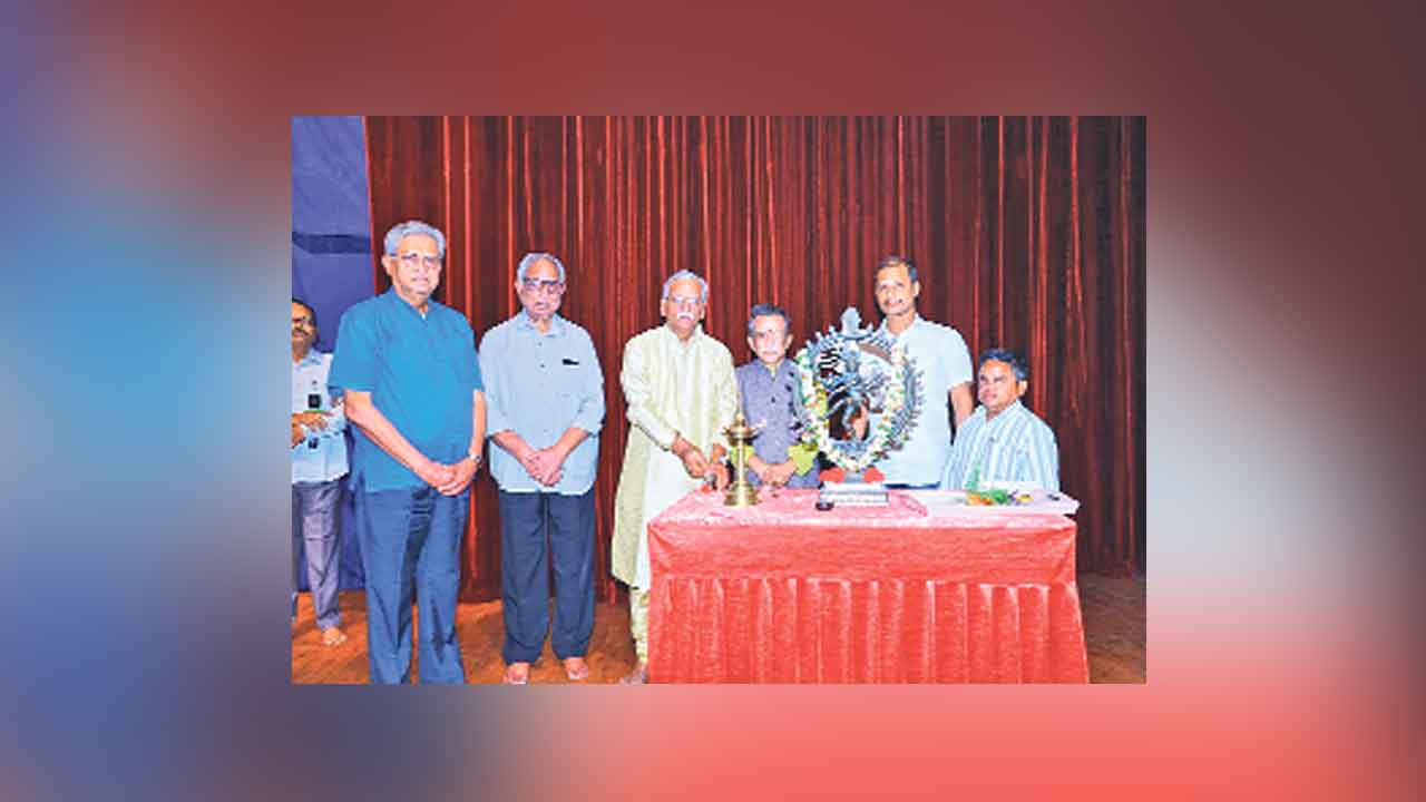 నాటకరంగాన్ని కాపాడుకోవాలి