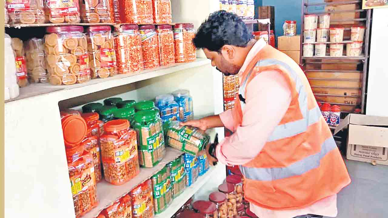 అపరిశుభ్రంగా హోటళ్లు