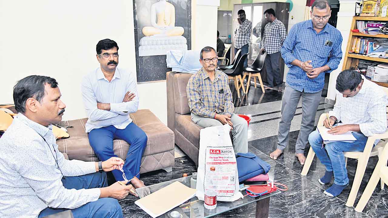 డీటీసీ అక్రమాస్తులు 50 కోట్లు!