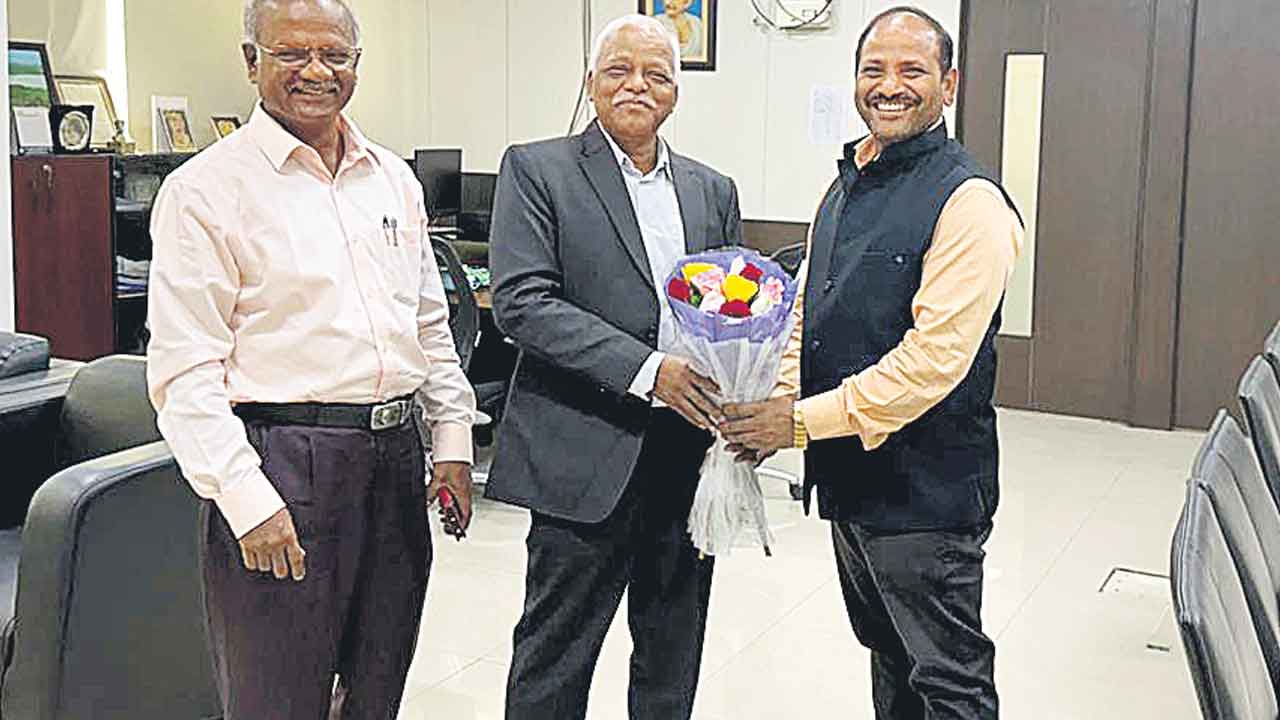 జీఆర్‌ఎంబీ చైర్మన్‌గా ఏకే ప్రధాన్‌ బాధ్యతల స్వీకరణ