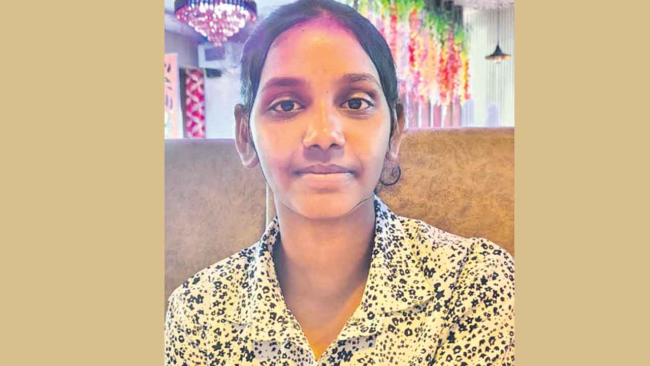 గురుకుల విద్యార్థిని ఆత్మహత్య