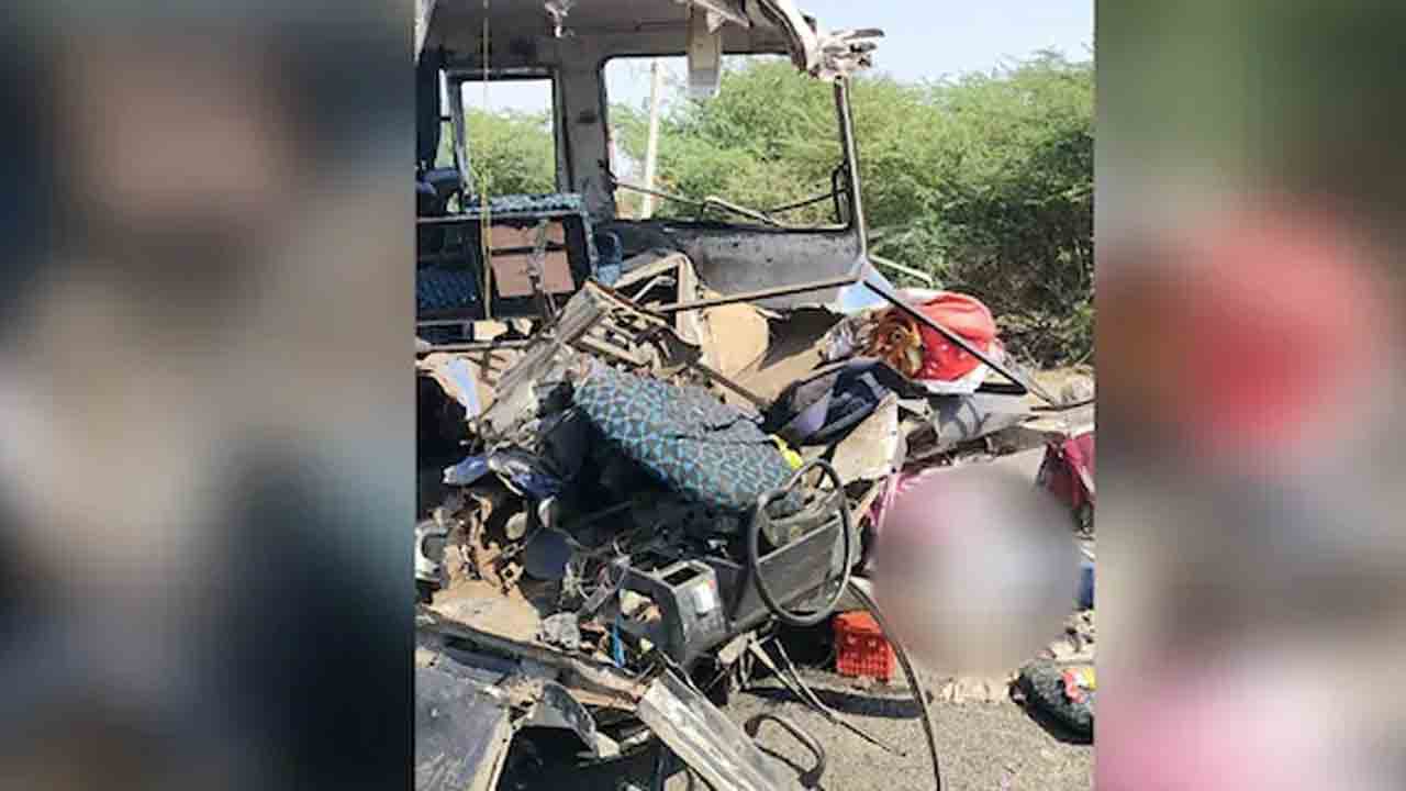 Accident | ఘోర ప్రమాదం.. ట్రక్కును ఢీ కొట్టిన బస్సు.. ఏడుగురు మృతి