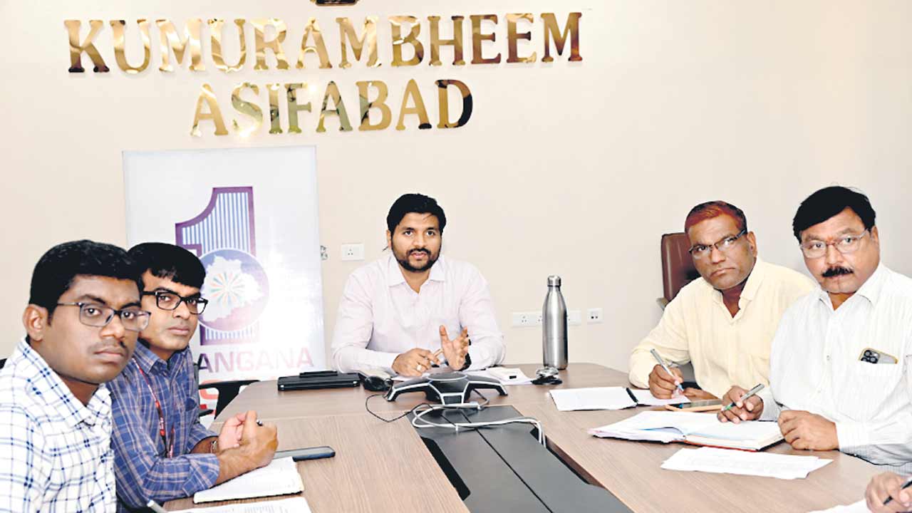 విద్యార్థులకు ఆధార్‌ కార్డు తప్పనిసరి