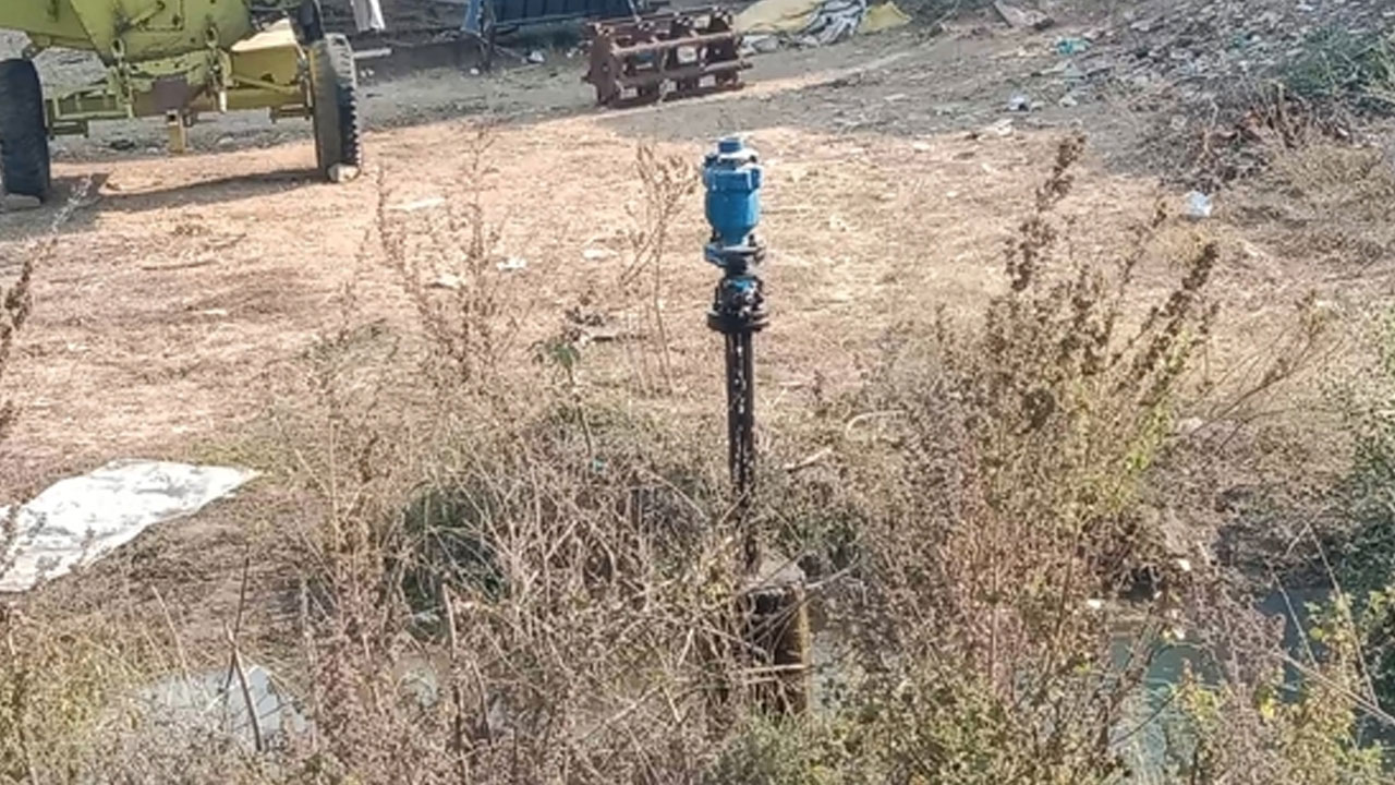 Mission Bhagiratha | వృథాగా మిషన్‌ భగీరథ నీరు.. అసలే ఎండ కాలం.. కొంచం ఇటు వైపు చూడండి సారు! 