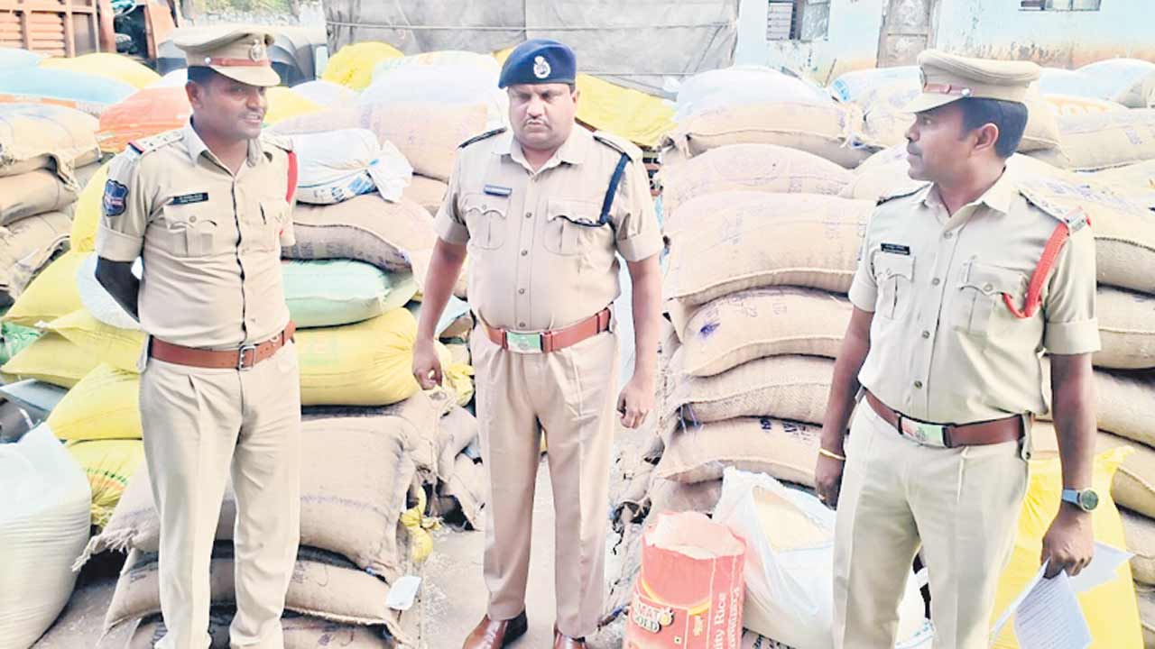 రెచ్చిపోతున్న బియ్యం మాఫియా