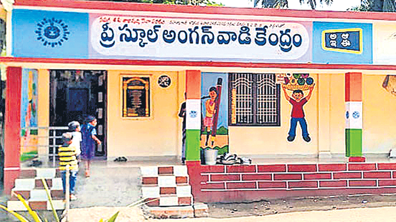 ఆన్లైన్ సేవలతో అంగన్వాడీల పరేషాన్!