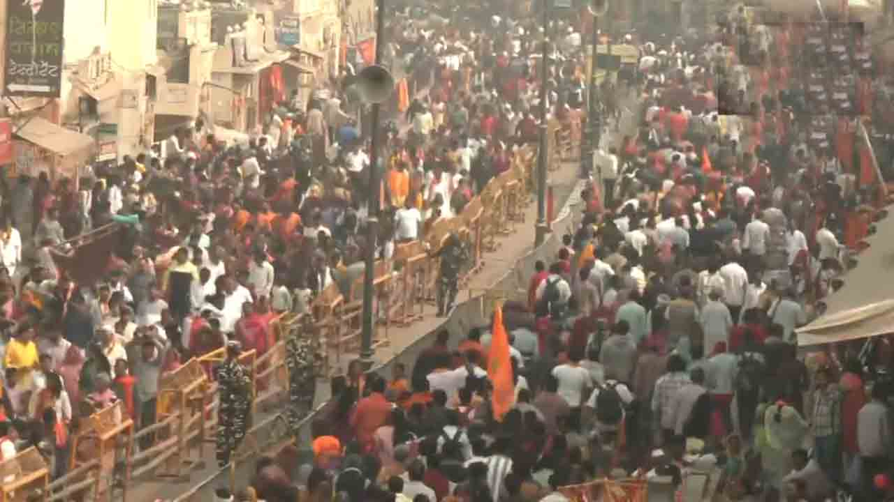 Ayodhya | అయోధ్యకు పోటెత్తుతున్న భక్తులు.. కిక్కిరిసిన శ్రీరామ జన్మభూమి దర్శన మార్గ్‌