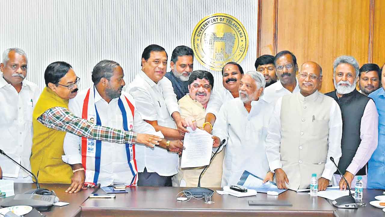 Caste Survey | సర్వేలో తప్పులున్నయ్‌.. కులగణనపై పునఃసమీక్షకు నిజనిర్ధారణ కమిటీ.. బీసీ సంఘాలకు మంత్రి పొన్నం హామీ!