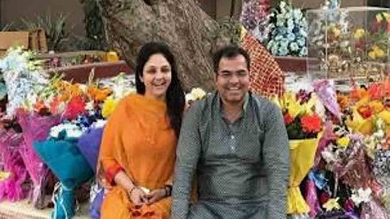 Parvesh Verma’s Wife | కేజ్రీవాల్‌పై పోటీకి నా భర్తను బీజేపీ ఎందుకు ఎంచుకొన్నదంటే?: పర్వేష్‌   వర్మ భార్య