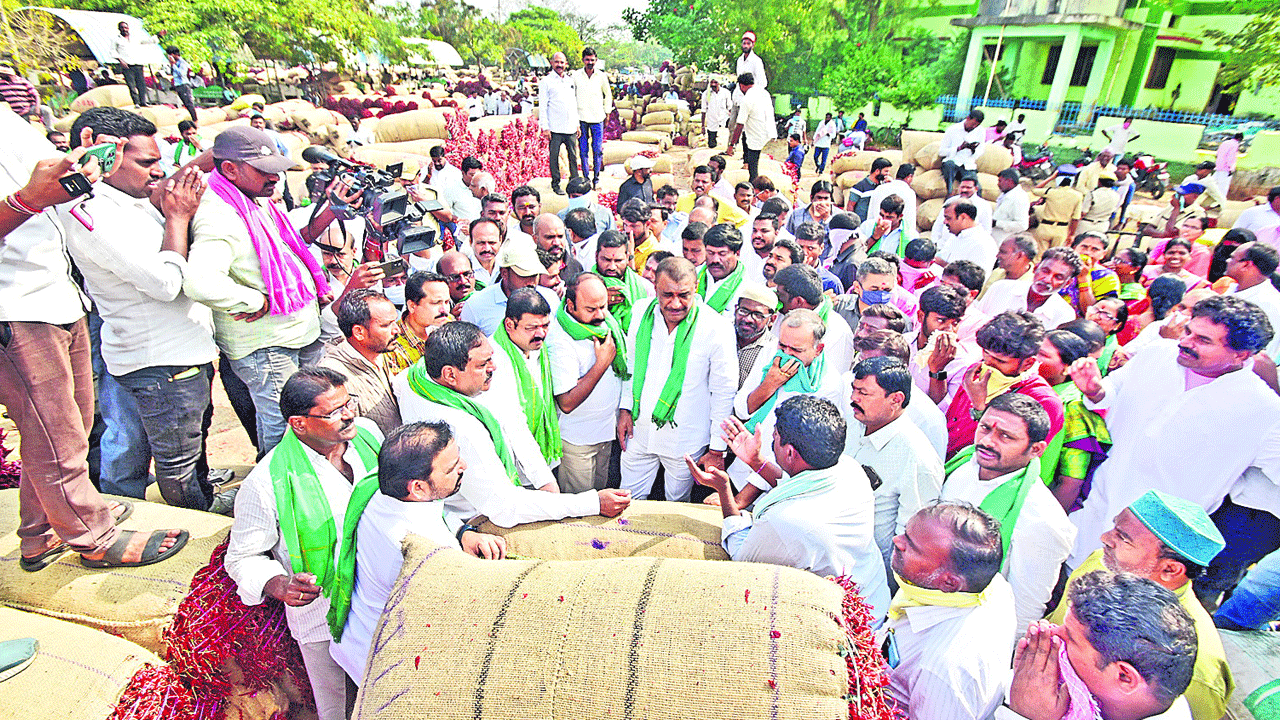 రైతుల గోస తాకుతుది