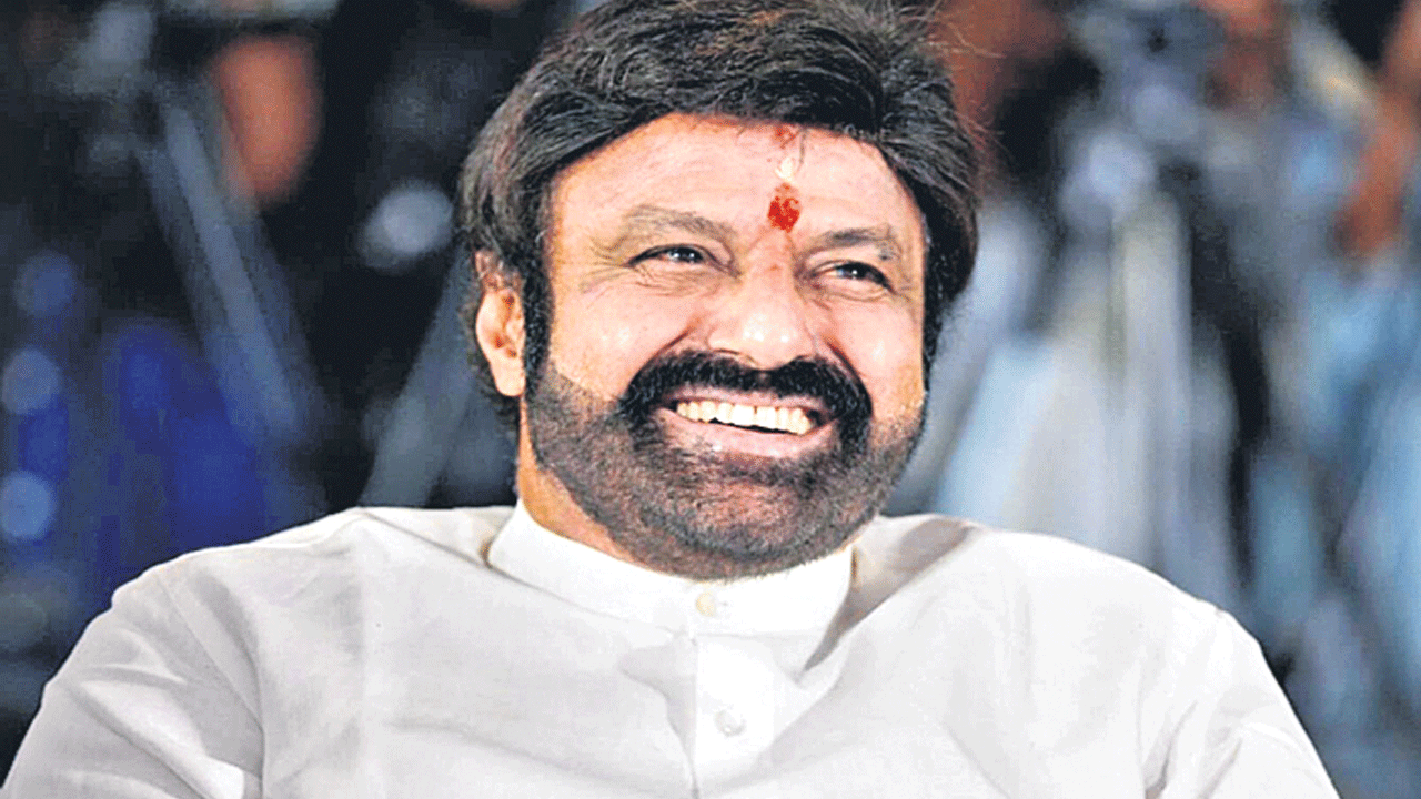 అఖండ వేగంతో..