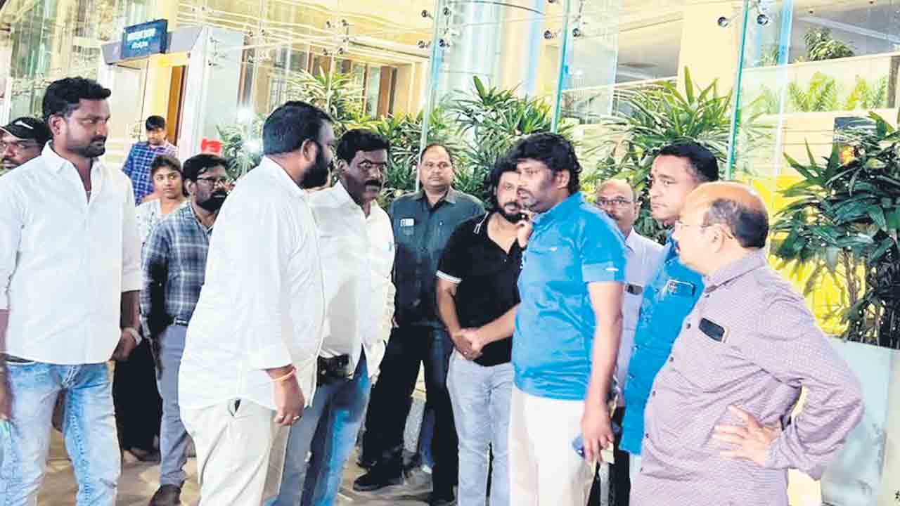 నల్లాల ఓదెలుకు బాల్క సుమన్ పరామర్శ