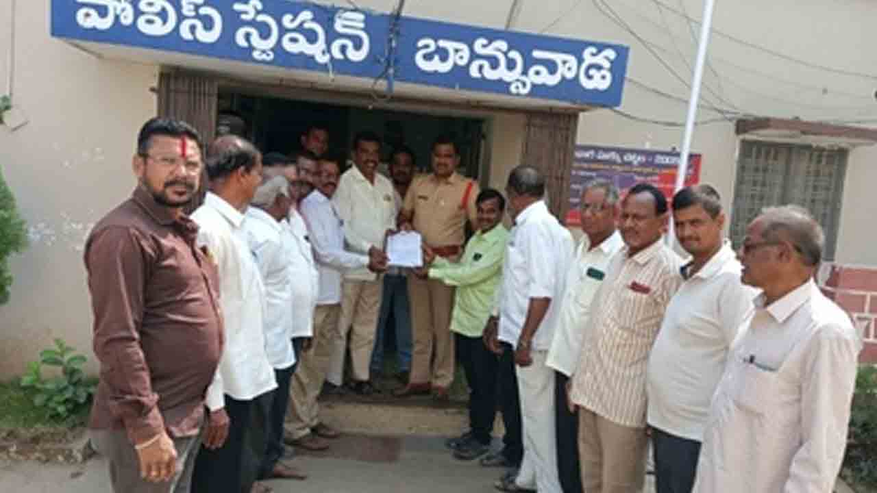 MLC Theenmar Mallanna | ఎమ్మెల్సీ తీన్మార్ మల్లన్నపై బాన్సువాడ పోలీస్ స్టేషన్‌లో ఫిర్యాదు