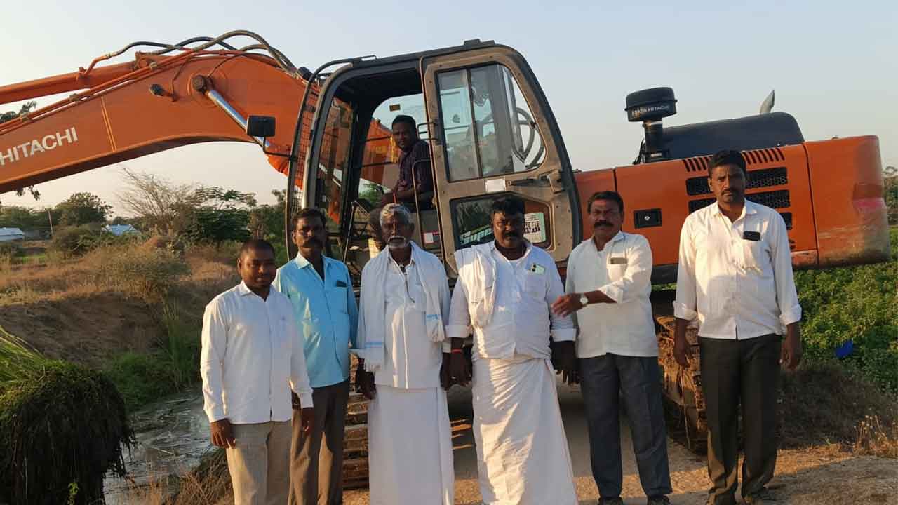 విరాళాలతో పూడికతీత