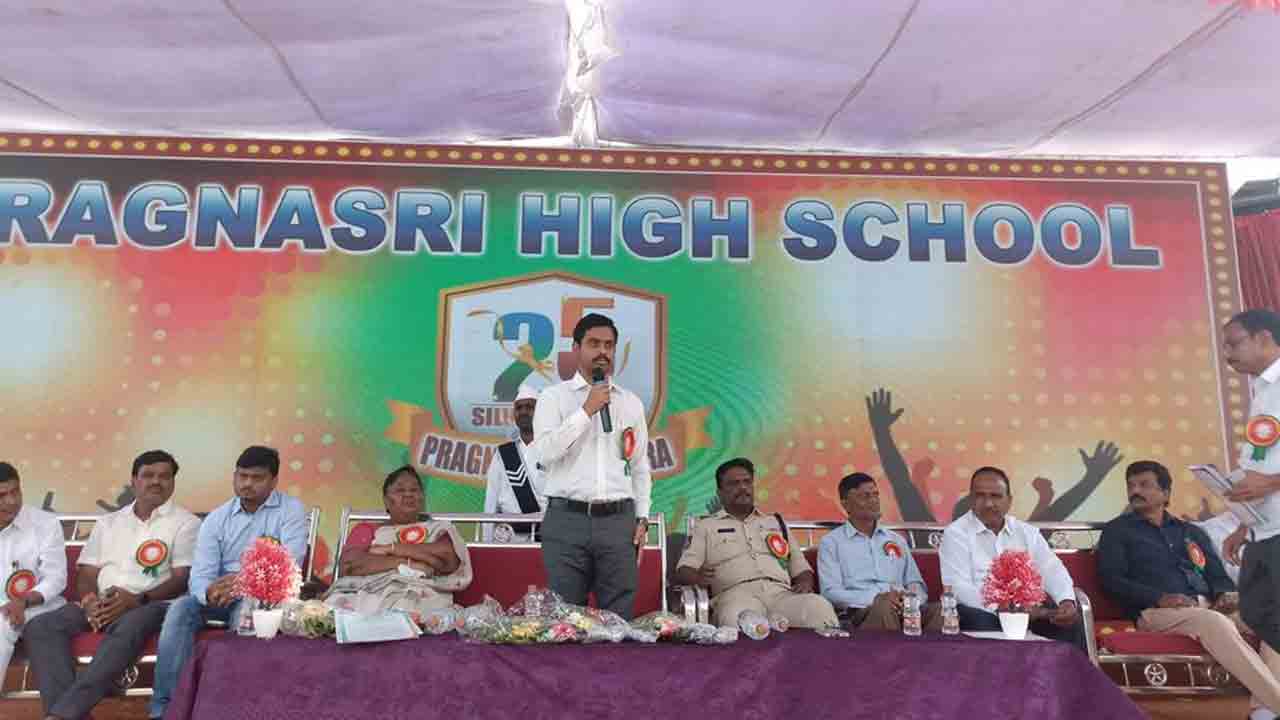 Bodhan Sub Collector | విద్యార్థులు కష్టపడి ఉన్నత స్థానాలకు ఎదగాలి : సబ్ కలెక్టర్ వికాస్‌ మహాతో