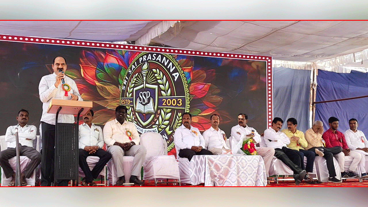 Manava Koteswara Rao | చదువులో మార్కులే కాదు.. కమ్యూనికేషన్ స్కిల్స్ అవసరం : సినీ నటుడు మానవ కోటేశ్వరరావు