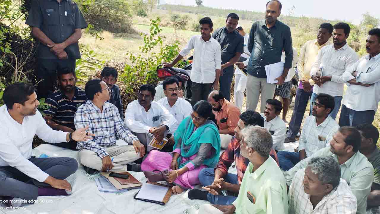 Khammam Collector | అందుబాటులో లేని ఏఈ.. విద్యుత్‌ సరఫరాల్లో ఇబ్బందులు.. కలెక్టర్‌కు చీమలపాడు వాసుల ఫిర్యాదు..!