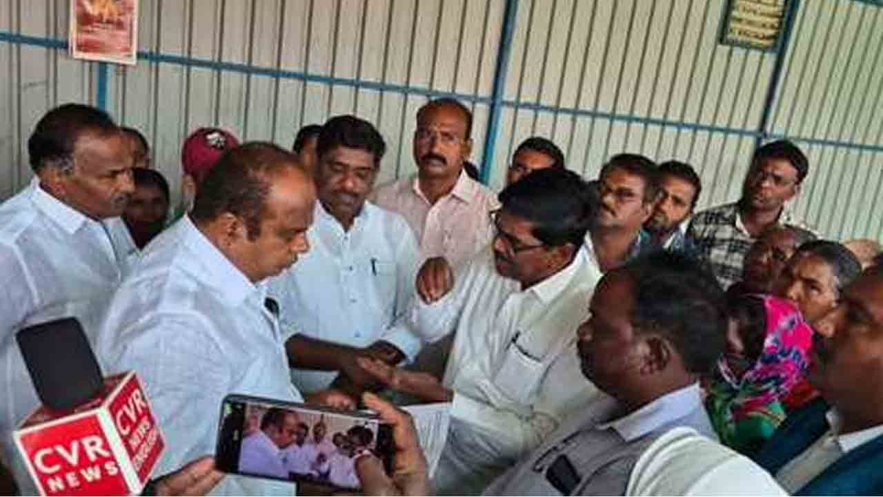 CPI(ML) Massline | అటవీ అధికారుల దౌర్జన్యాన్ని అరికట్టాలని ఎమ్మెల్యేకు వినతి పత్రం అందజేత